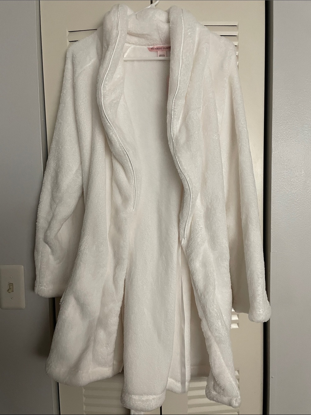Brand new Victoria’s Secret bathrobe size Medium/Large